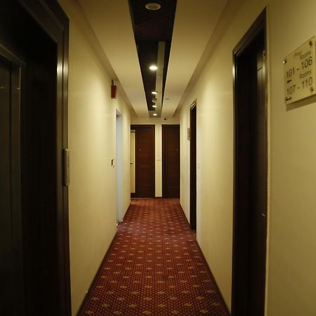Grand Ffour Hotel Ню Делхи Екстериор снимка