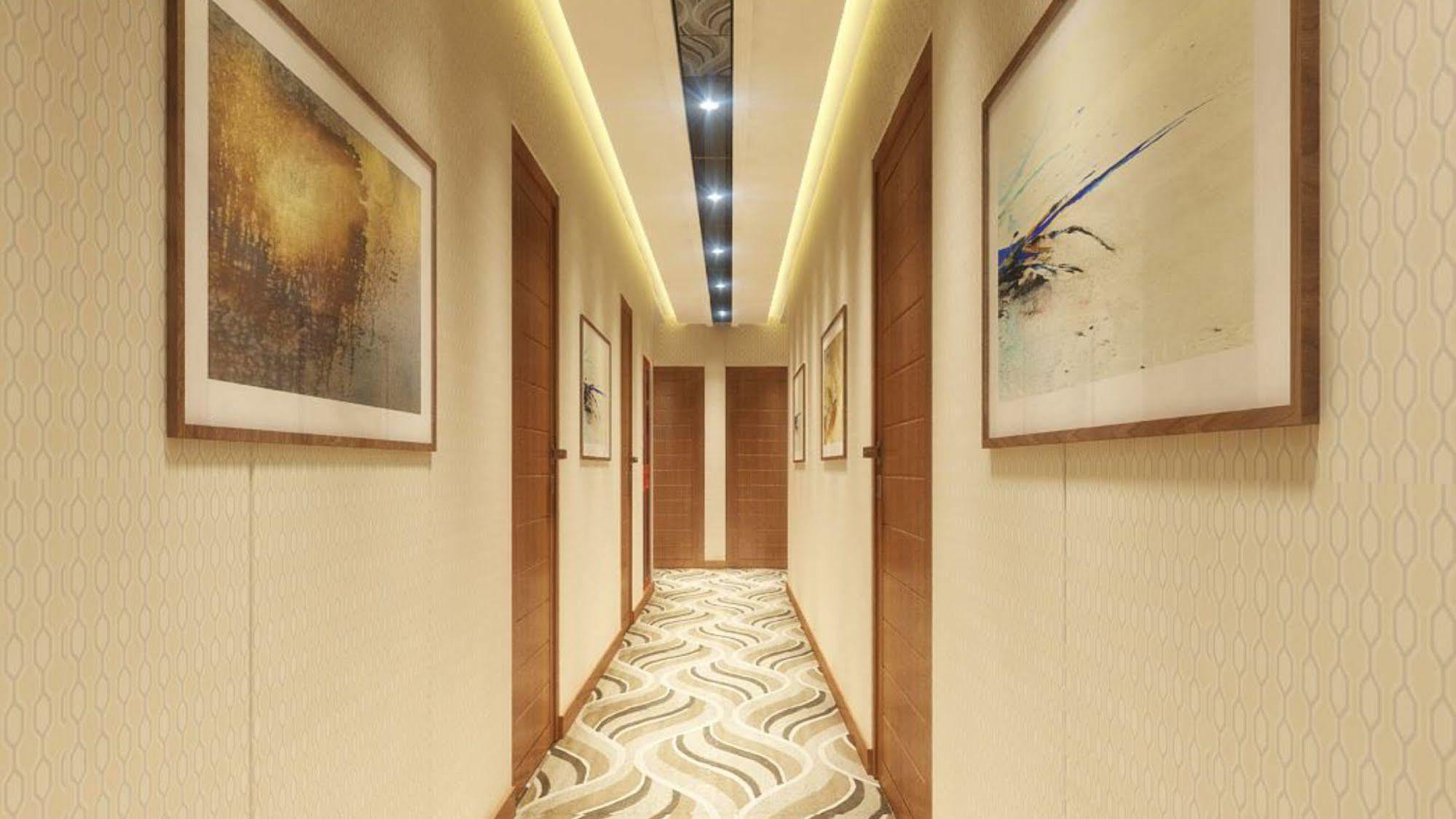 Grand Ffour Hotel Ню Делхи Екстериор снимка